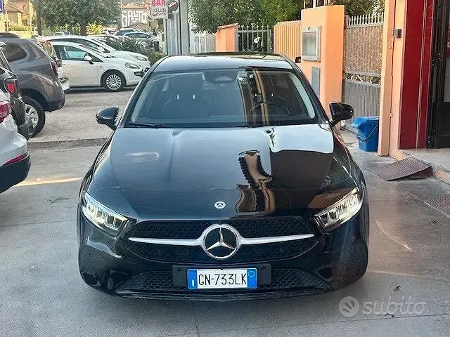 Usata Mercedes A180 Business 116 CV (85 kW) 2023 Nero Berlina