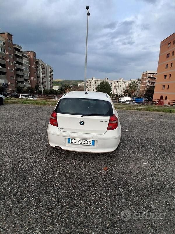 Usata BMW 116 116 CV (85 kW) 2011 Bianco Utilitaria