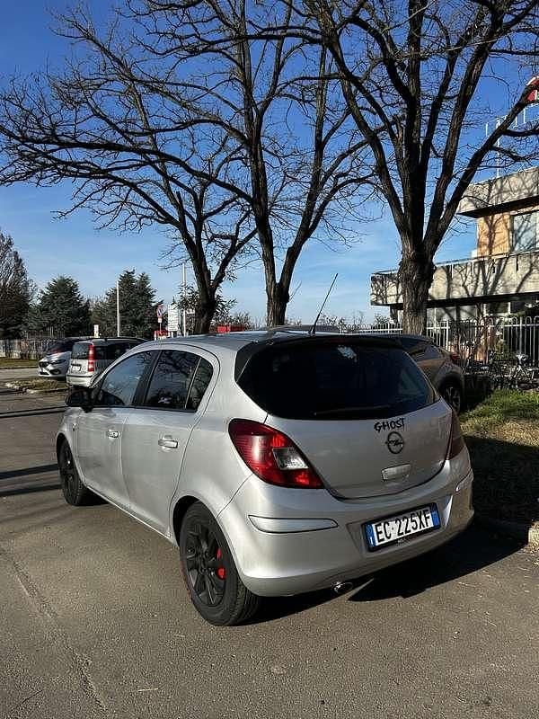 Usata Opel Corsa Edition 95 CV (69 kW) 2010 Grigio Utilitaria