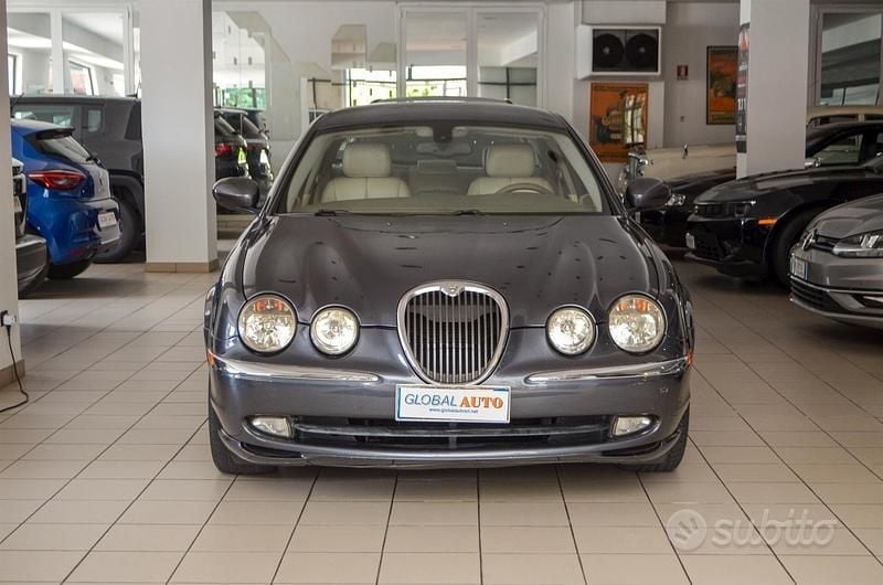 Usata Jaguar S-Type S 238 CV (175 kW) 2003 Grigio Berlina