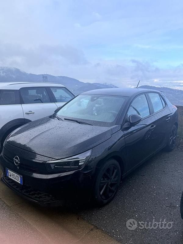 Usata Opel Corsa Edition 101 CV (74 kW) 2024 Nero Utilitaria
