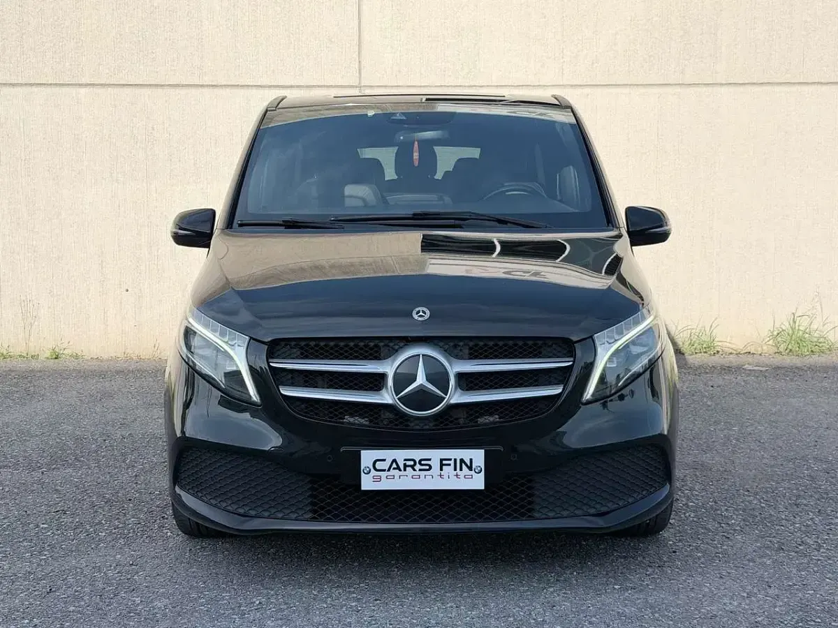 Usata Mercedes V220 Business 163 CV (119 kW) 2023 Metalizzato Monovolume