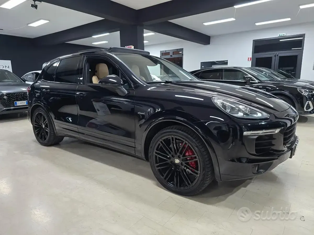 Usata Porsche Cayenne Platinum Edition 250 CV (183 kW) 2016 Nero SUV