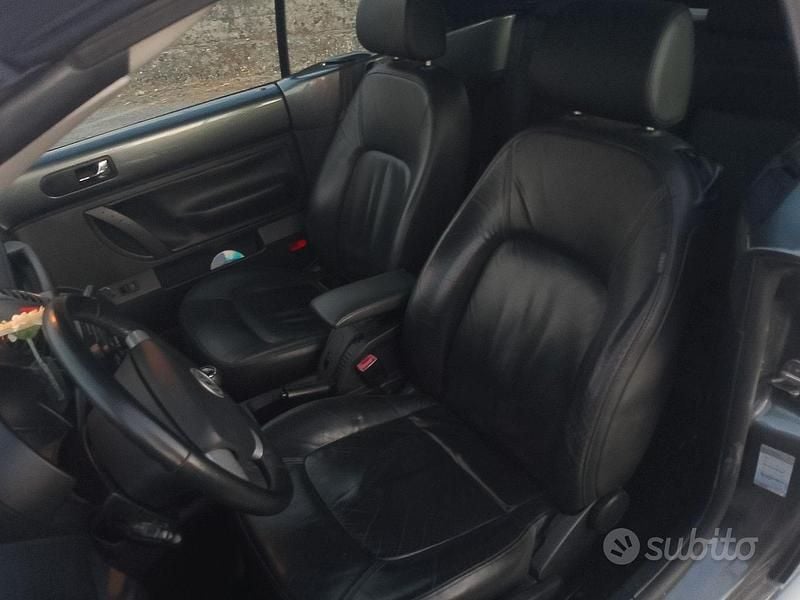 Usata VW New Beetle 150 CV (110 kW) 2006 Grigio Utilitaria