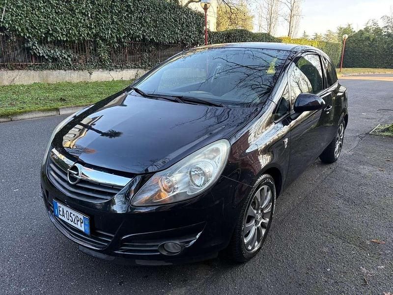 Usata Opel Corsa Club 65 CV (47 kW) 2011 Nero Berlina