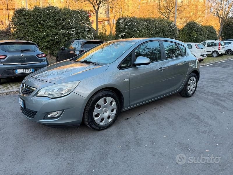 Occasion Opel Astra 95 ch (69 kW) 2010 Gris Berline