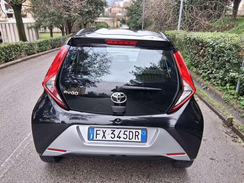 Usata Toyota Aygo Business Edition 69 CV (50 kW) 2019 Utilitaria