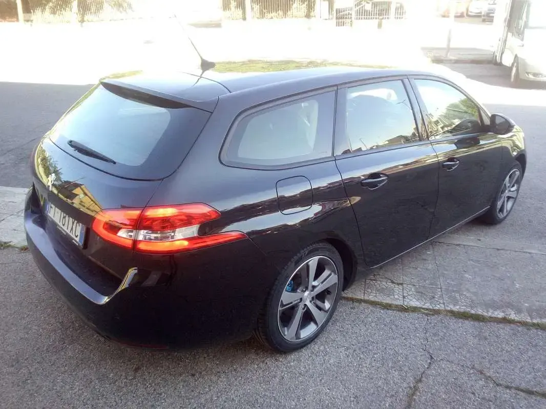 Usata Peugeot 308 SW Allure 131 CV (96 kW) 2018 Nero Station wagon