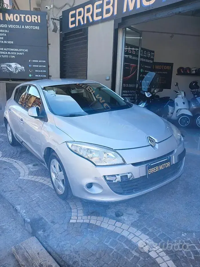 Usata Renault Mégane Dynamique 110 CV (80 kW) 2010 Grigio Berlina