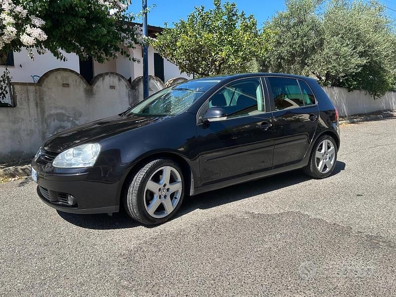 Usata VW Golf V Sportline 105 CV (77 kW) 2007 Nero Berlina