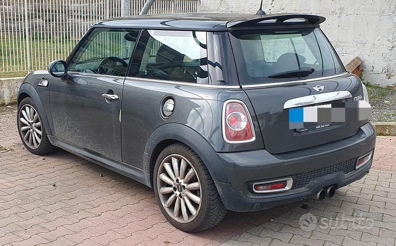 Usata Mini Cooper S 184 CV (135 kW) 2010 Grigio Utilitaria