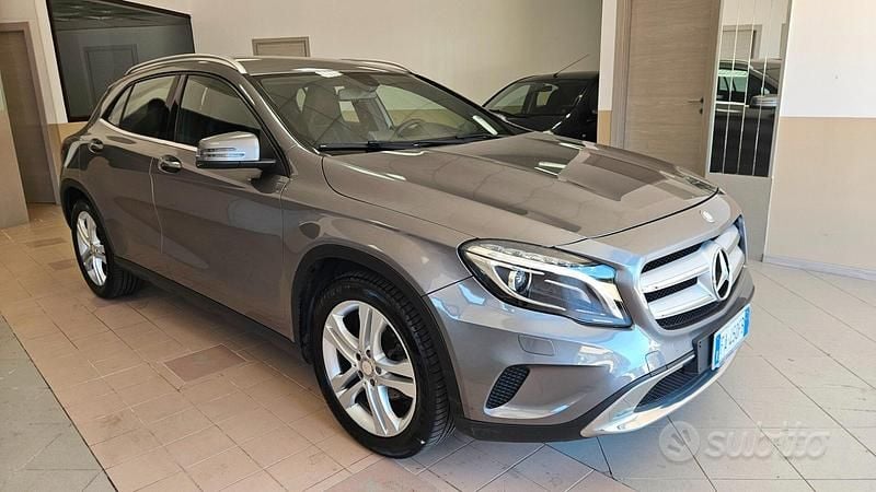 Usata Mercedes GLA200 Premium 136 CV (100 kW) 2015 Grigio SUV