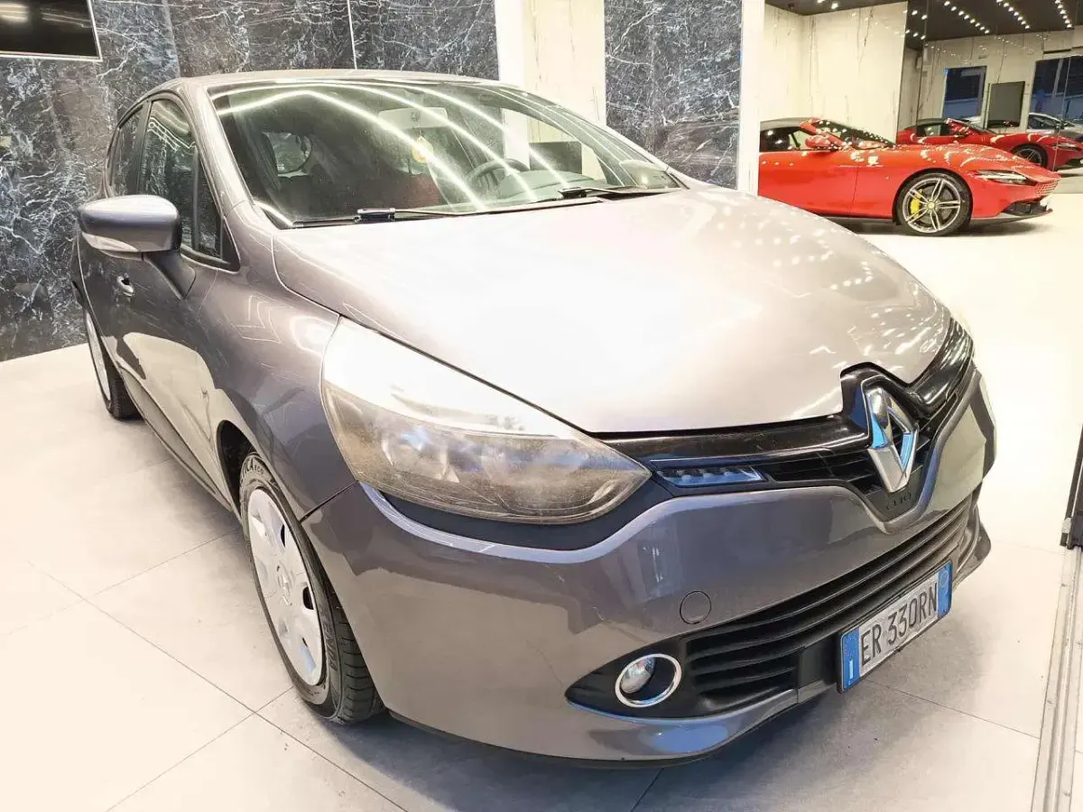 Usata Renault Clio IV 73 CV (53 kW) 2013 Grigio scuro Berlina