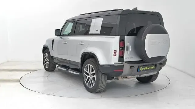 Usata Land Rover Defender SE Dynamic 248 CV (182 kW) 2023 Grigio SUV