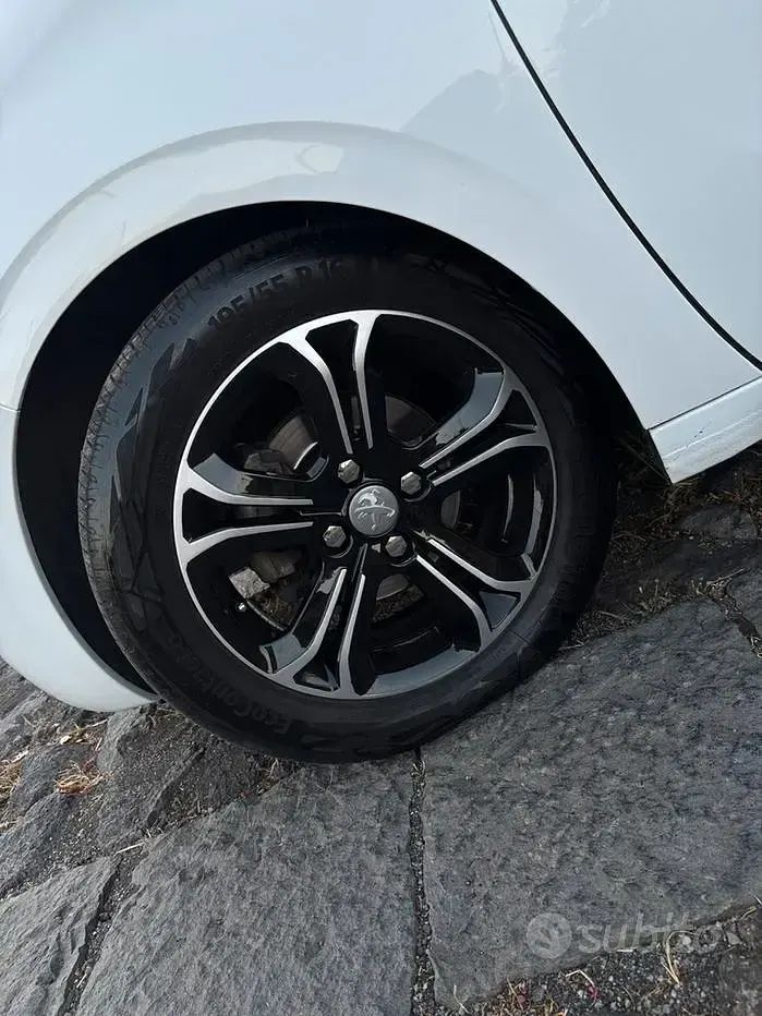 Usata Peugeot 208 82 CV (60 kW) 2013 Bianco Utilitaria