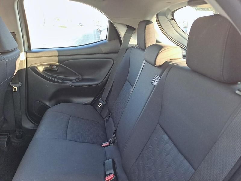 Usata Toyota Yaris Hybrid Active 116 CV (85 kW) 2025 Grigio Utilitaria