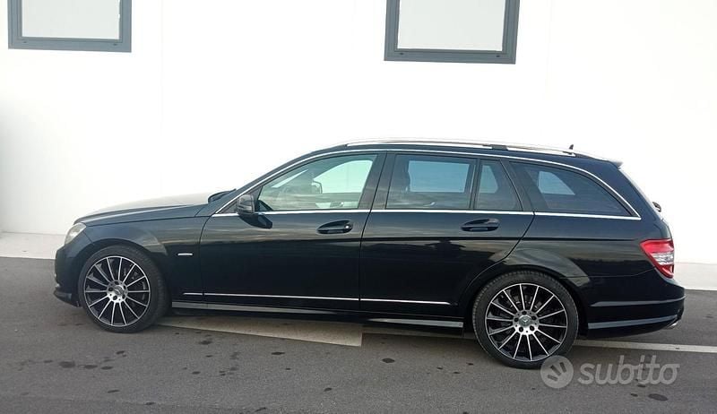 Usata Mercedes C220 AMG 170 CV (125 kW) 2009 Nero Station wagon