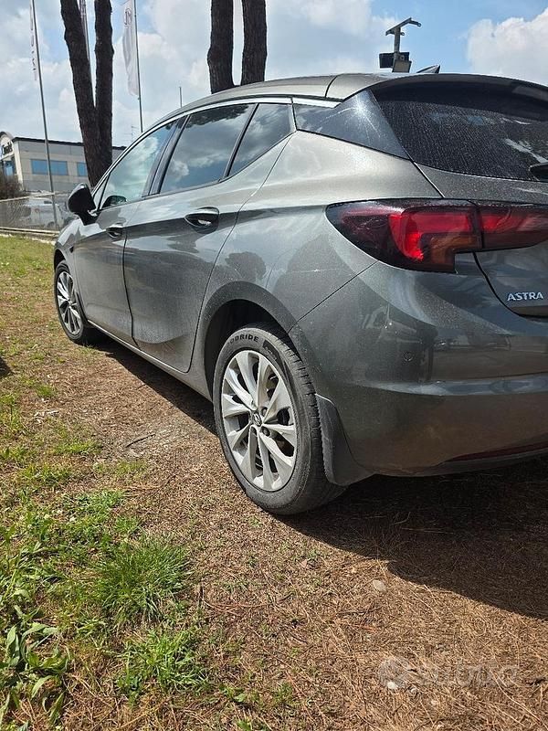Usata Opel Astra 110 CV (80 kW) 2018 Grigio Berlina