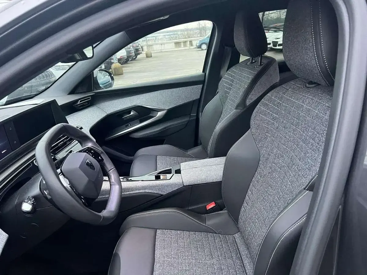 Usata Peugeot 5008 GT 136 CV (100 kW) 2025 Bianco SUV