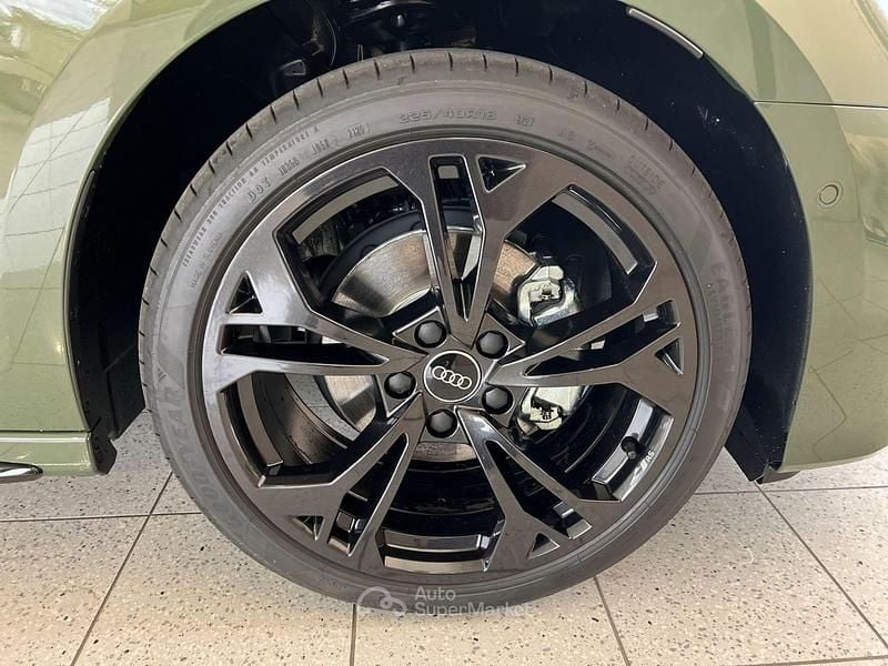 Neu Audi A3 S-Line 150 PS (110 kW) 2025 Grün