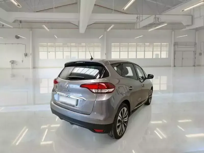 Usata Renault Scenic E-Tech Business 140 CV (102 kW) 2022 Monovolume