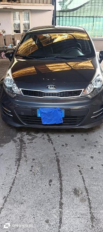 Usata Kia Rio 84 CV (61 kW) 2016 Grigio Utilitaria