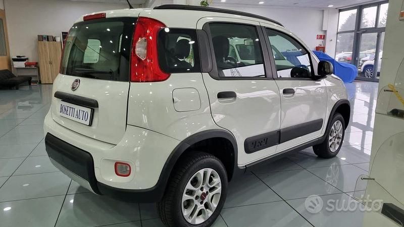 Usata Fiat Panda 4x4 S 84 CV (61 kW) 2018 Bianco Utilitaria