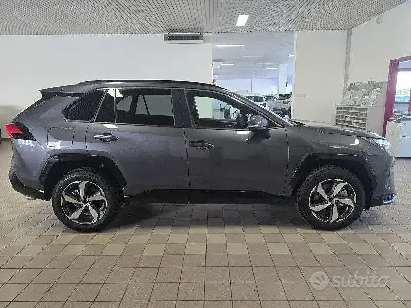 Nuova Toyota RAV4 Hybrid 2025 Grigio SUV