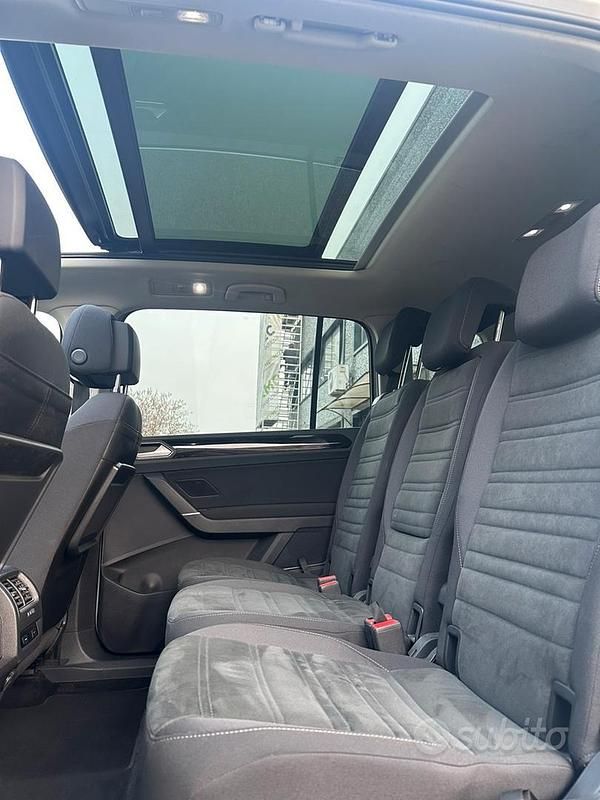 Usata VW Touran 150 CV (110 kW) 2022 Grigio Monovolume