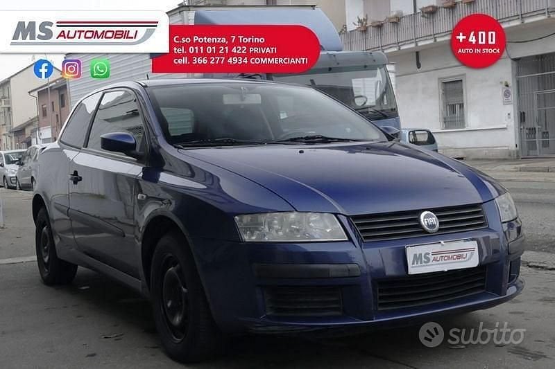 Usata Fiat Stilo Active 103 CV (75 kW) 2004 Blu/azzurro Berlina