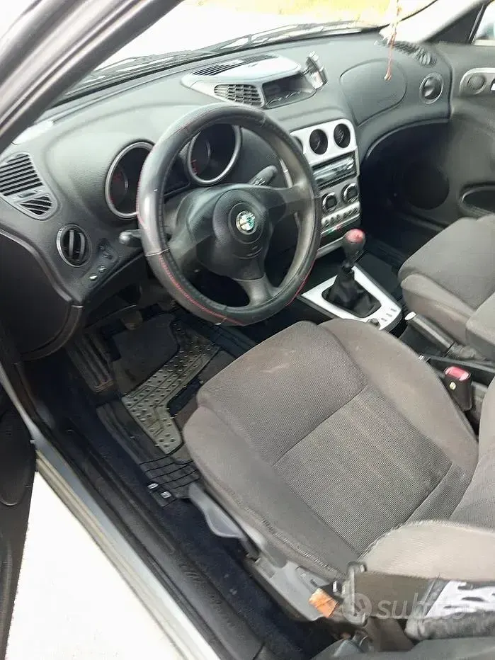 Usata Alfa Romeo 156 140 CV (102 kW) 2004 Berlina