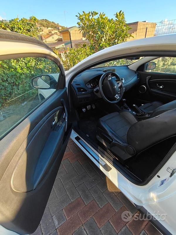 Usata Renault Mégane Coupé 110 CV (80 kW) 2011 Bianco Coupé