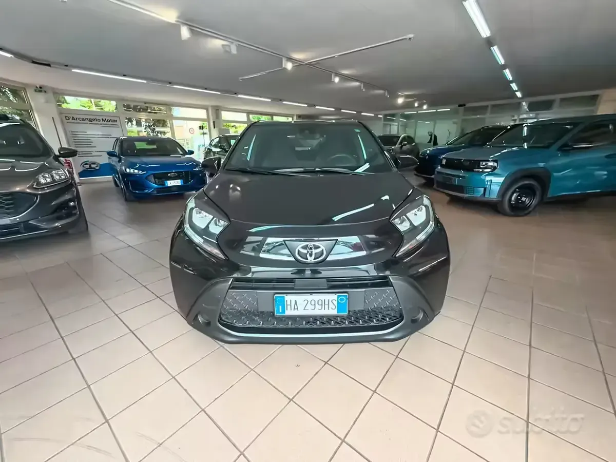 Usata Toyota Aygo X Active 72 CV (52 kW) 2025 Nero SUV