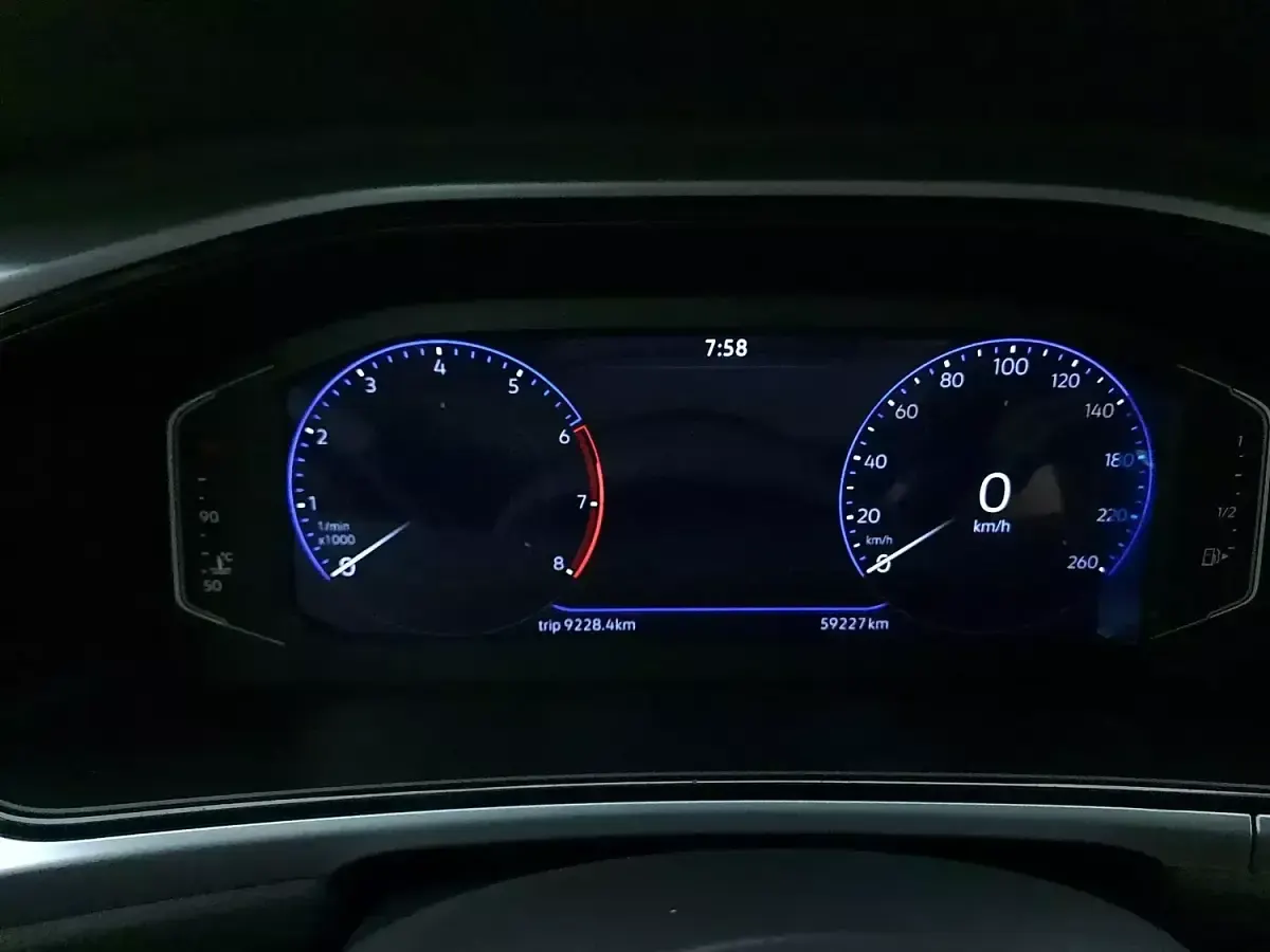 Usata VW T-Roc Life 110 CV (80 kW) 2022 Grigiogrigio SUV