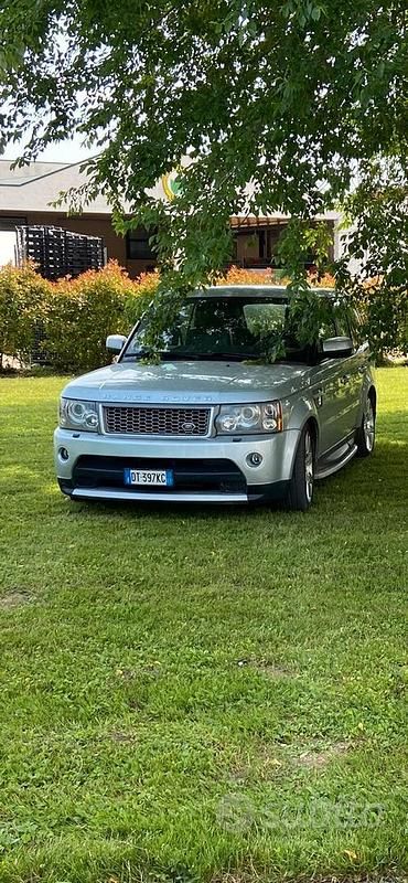 Grigio Usata 2009 Land Rover Range Rover Sport SUV | 8000 € (Molto cara) - Immagine 1/4
