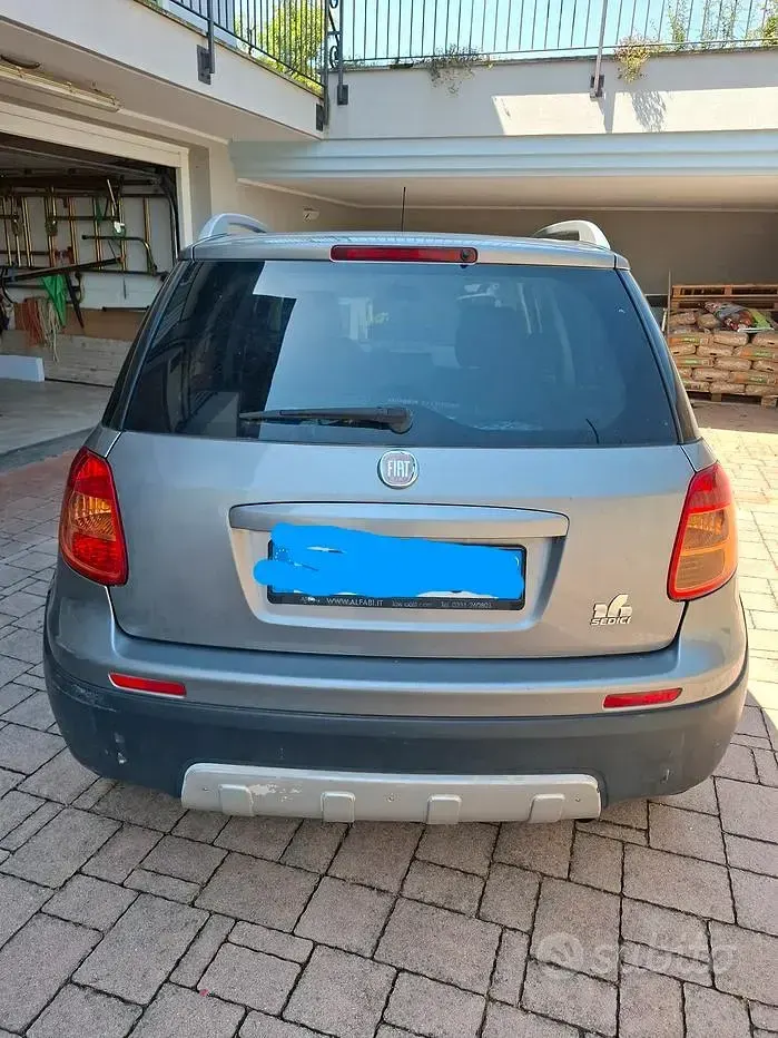 Usata Fiat Sedici 135 CV (99 kW) 2010 Grigio SUV
