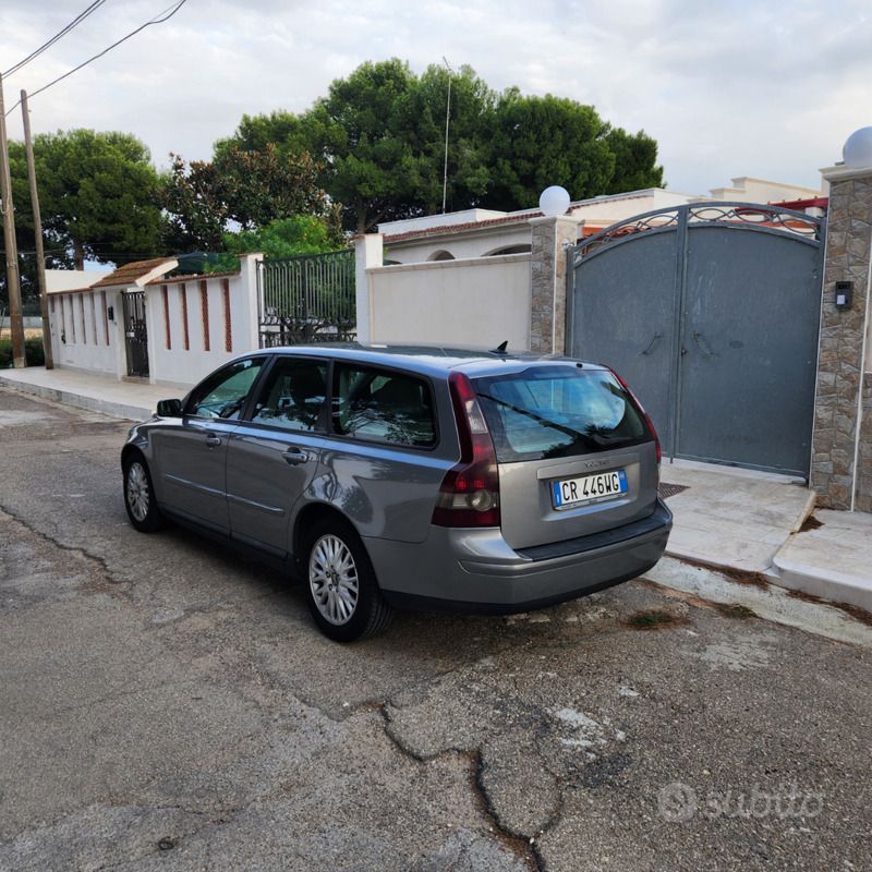 Usata Volvo V50 136 CV (100 kW) 2004 Grigio Station wagon