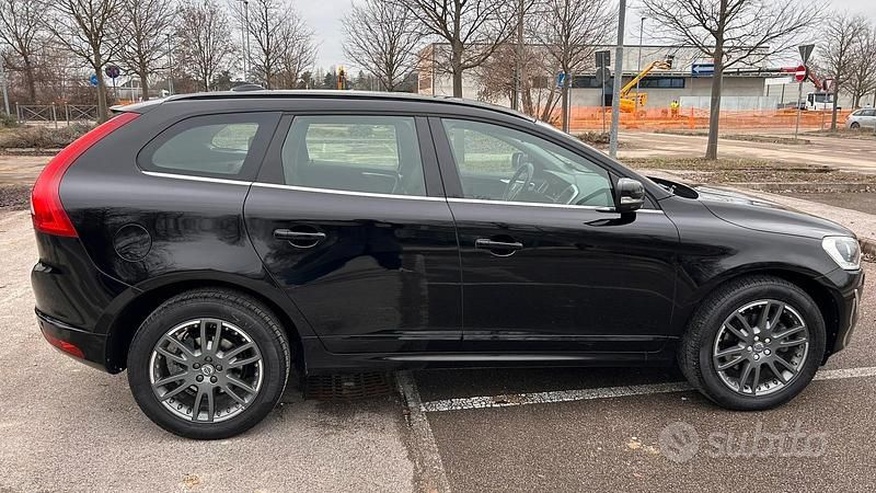 Usata Volvo XC60 Business Edition 190 CV (139 kW) 2017 Nero SUV