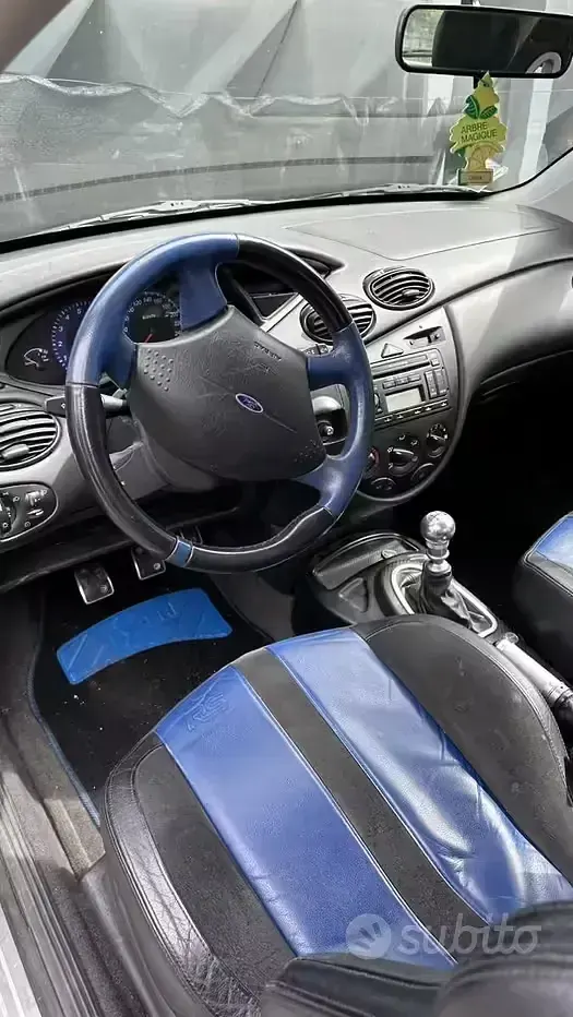 Usata Ford Focus RS 215 CV (158 kW) 2003 Blu Berlina