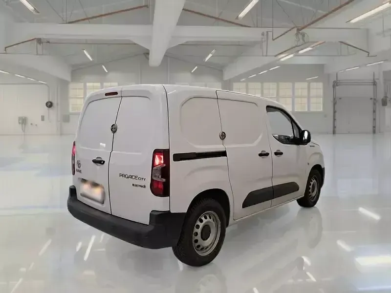 Usata Toyota Proace Comfort 56 kW (77 CV) 2022 Monovolume