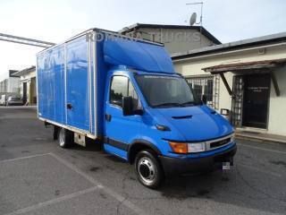 Usata Ford Transit 131 CV (96 kW) 2024 Bianco pastello Berlina