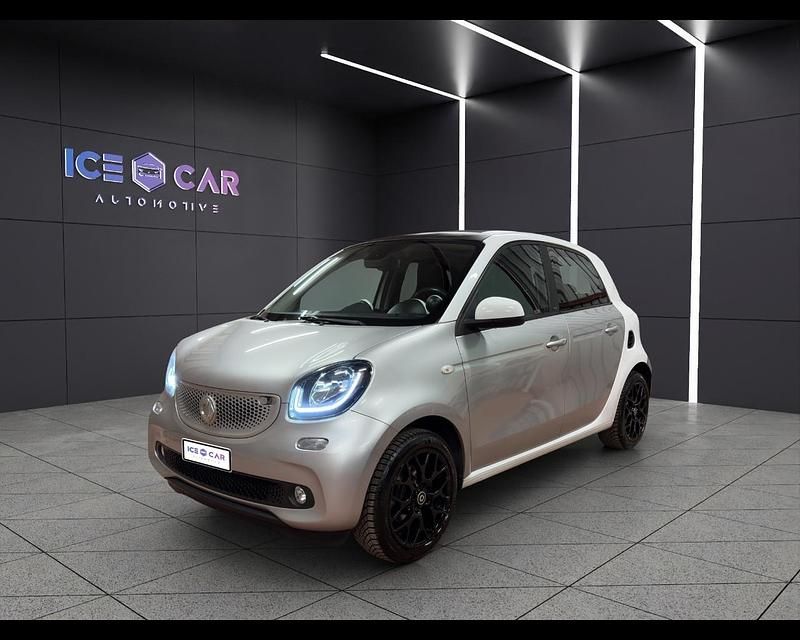 Usata Smart ForFour Prime 71 CV (52 kW) 2015 Argento Utilitaria