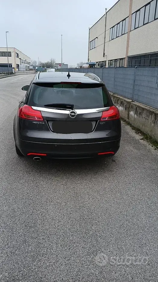Usata Opel Insignia 163 CV (119 kW) 2009 Grigio Station wagon