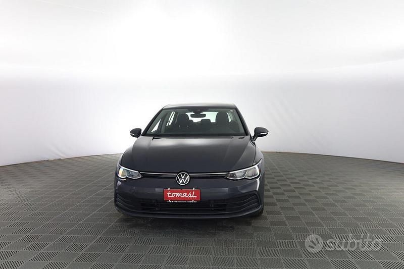 Usata VW Golf VII Life 150 CV (110 kW) 2021 Grigio Utilitaria
