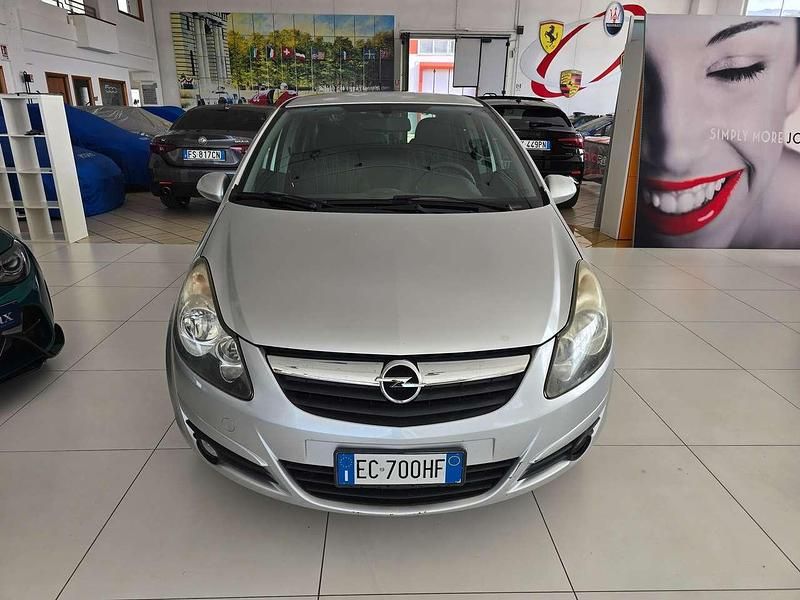 Usata Opel Corsa Edition 95 CV (69 kW) 2010 Argento Berlina