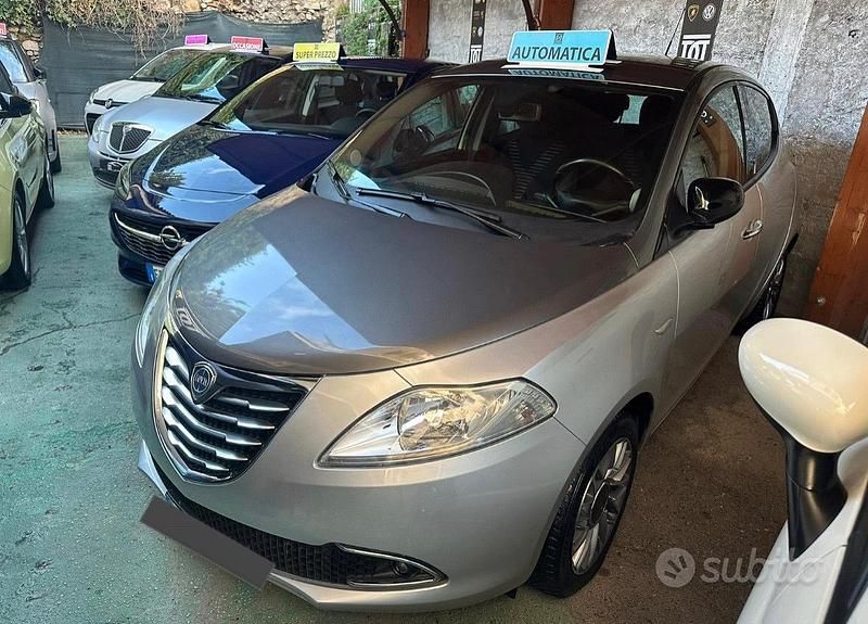 Usata Lancia Ypsilon 86 CV (63 kW) 2013 Grigio Utilitaria