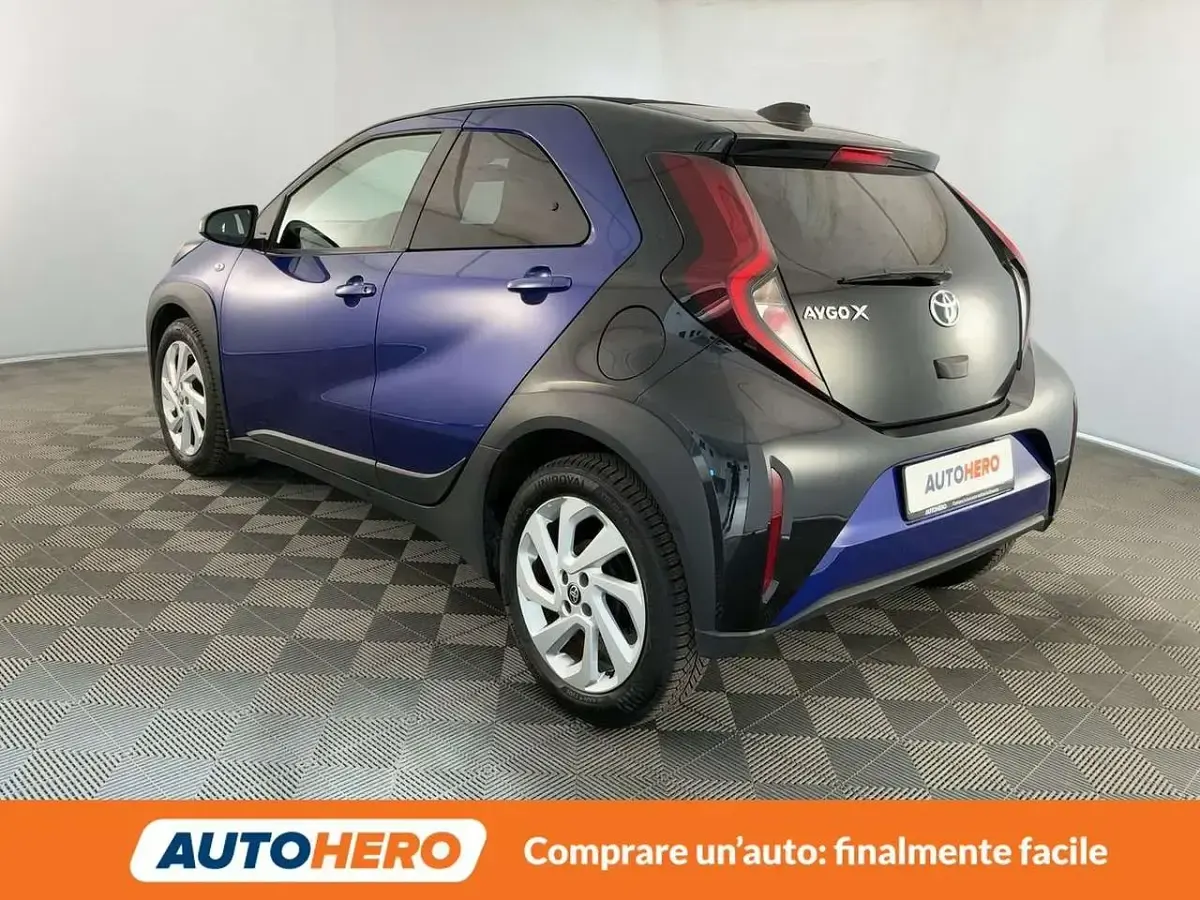 Usata Toyota Aygo X Trend 72 CV (52 kW) 2022 Blu/azzurro SUV
