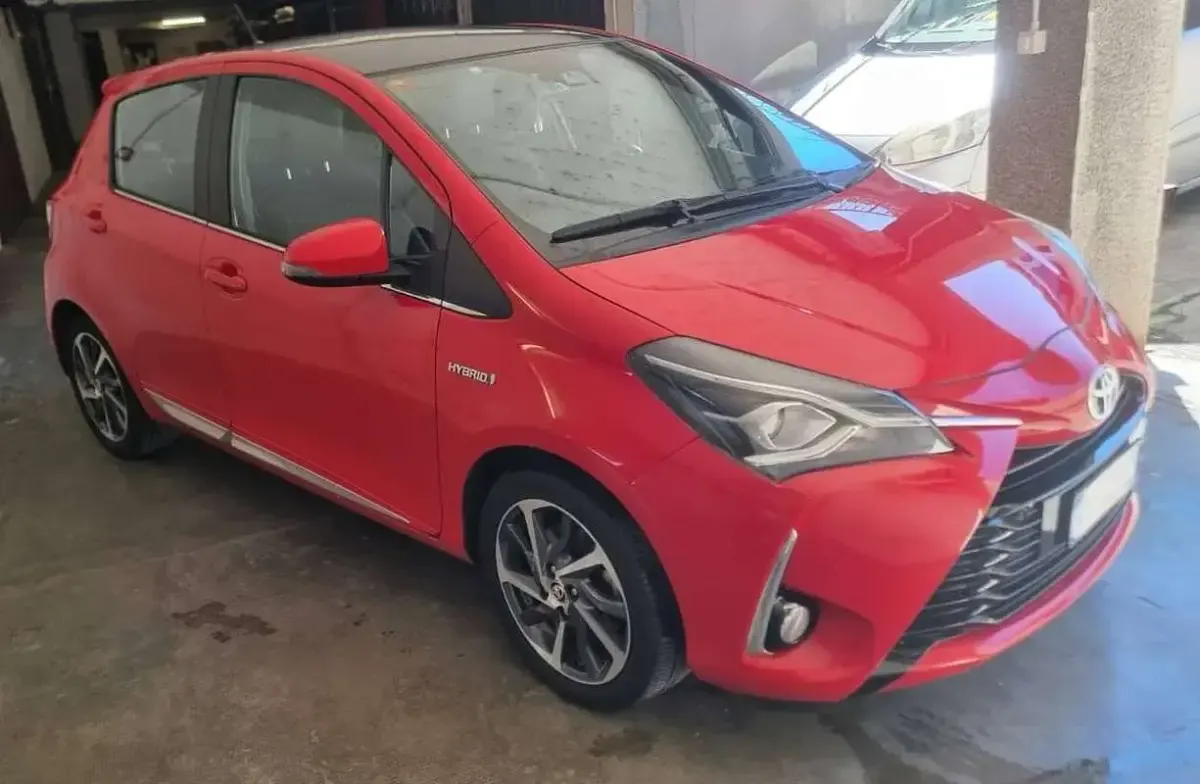 Usata Toyota Yaris Hybrid Style 101 CV (74 kW) 2018 Rosso Berlina