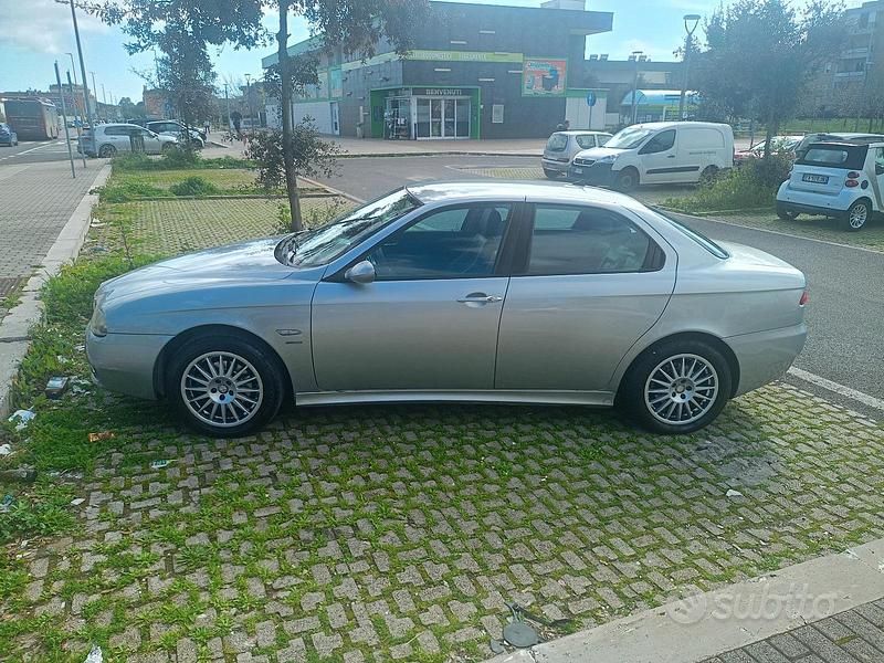 Usata Alfa Romeo 156 115 CV (84 kW) 2004 Grigio Berlina