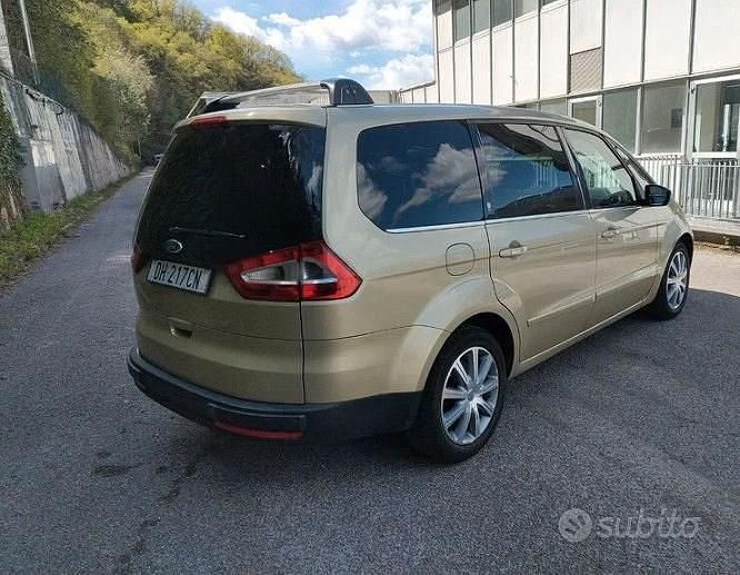 Usata Ford Galaxy 140 CV (102 kW) 2007 Giallo Monovolume
